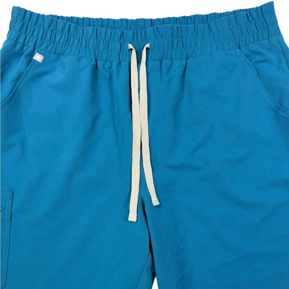 FIGS Women’s Zamora Jogger Scrub Pants in Pacific Blue |
Size XXL/P - Picture 4 of 10